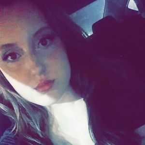 Meet your Posher, Kenzie